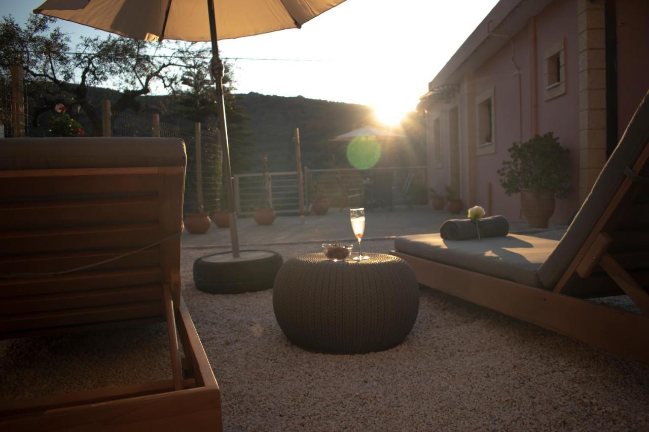 House Of Harmony Villa Kamisiana ภายนอก รูปภาพ